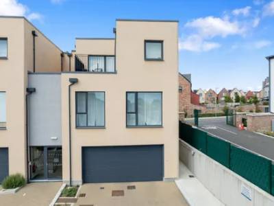 2 bedroom property for sale